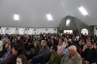 Missa de AÃ§Ã£o de GraÃ§as em louvor ao Bom Jesus em Campo Mendes foi presidida pelo Padre Paulo 